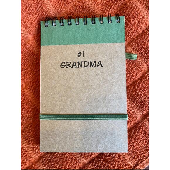 #1 Grandma Notepad - Picture 1 of 2